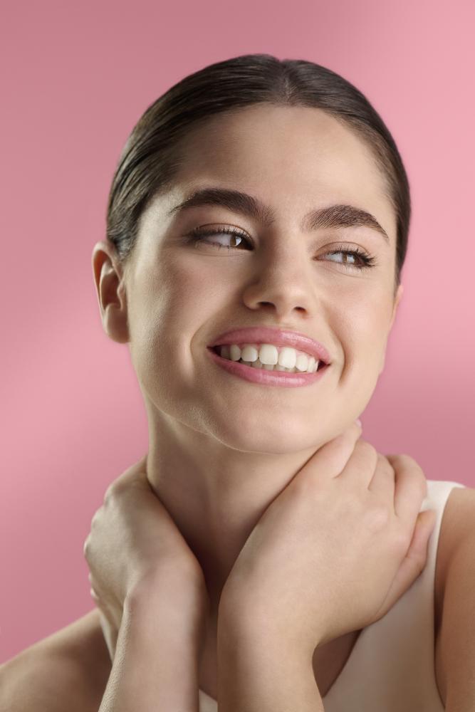 Sensilis Lip Glow Oil Repair huuleläige huultel