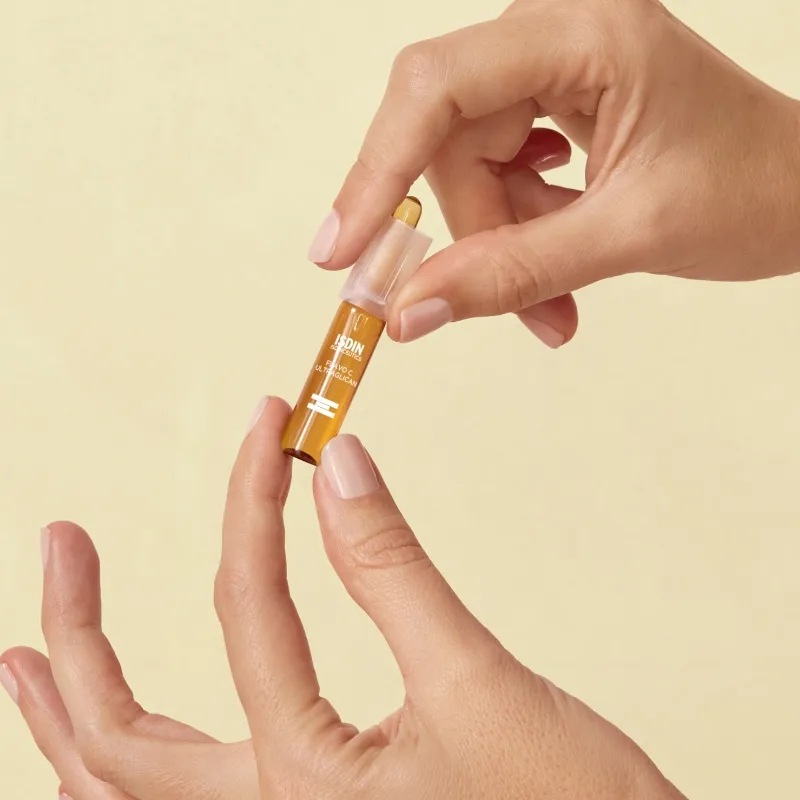 ISDIN FLAVO-C AMPULLID ULTRAGLICAN 2ML N10 - Tootepilt 3