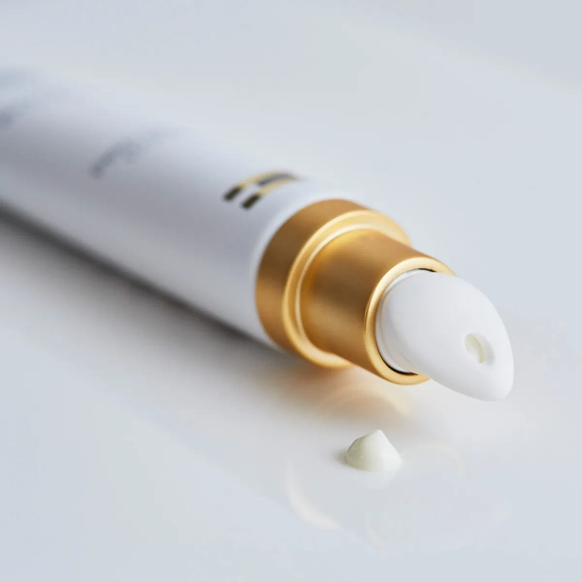 ISDIN SILMAÜMBRUSKREEM TURSEID LEEVENDAV K-OKSIIDIGA 15G - Tootepilt 4